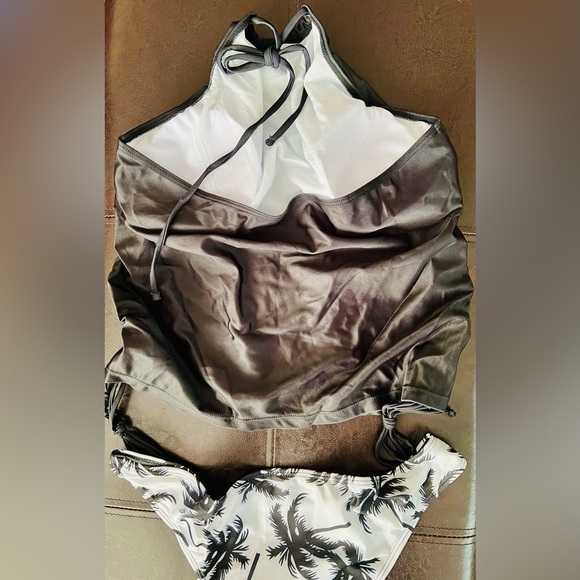 NWT Women’s Size XXL 2-Piece Black and White Palm Tree Print Halter Bikini - Picture 12 of 16